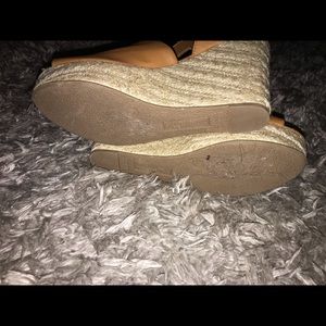 Beautiful Tan Wedges